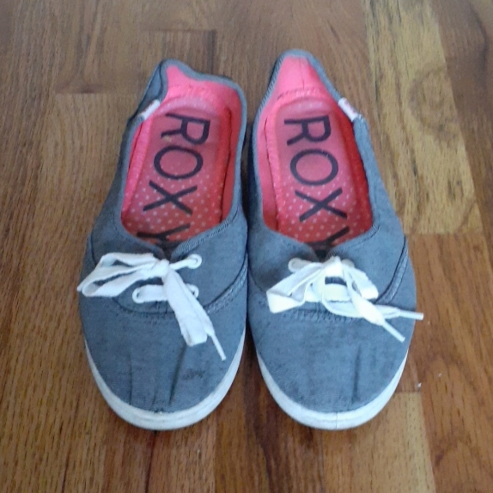 Roxy gray/white lace slip ons.